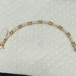 Elegant Silver Women's Bracelet